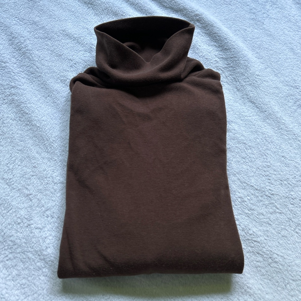 Medium brown CATO turtleneck